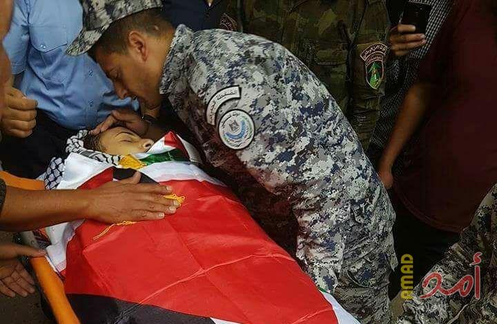 بالصور.. نقل جثمان الشهيد "مهند أبو طاحون" من الخليل ليُشيّع في غزة
