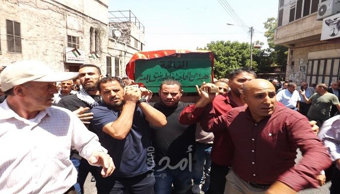 بالصور- نابلس تشيع جثمان المناضل الوطني "بسام الشكعة"
