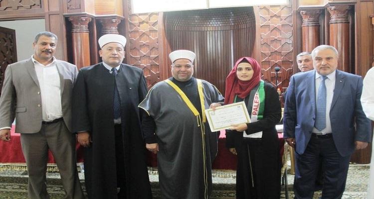 ادعيس يقوم بزيارة تفقدية لقرية العوجا المحاصرة في اريحا