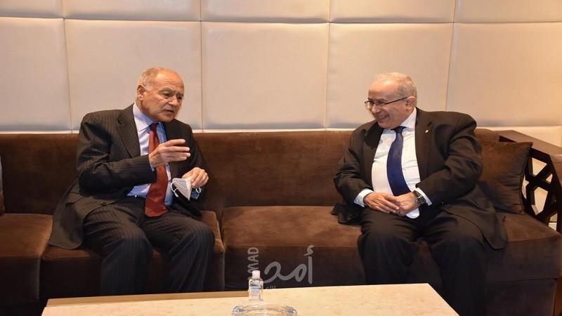 أبو الغيط يبحث الأوضاع العربية مع وزير خارجية الجزائر
