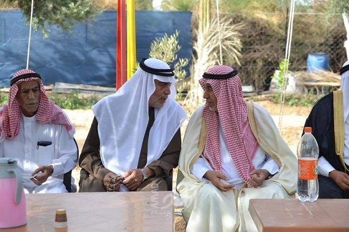 لأول مرة .. جلسة عرفية بين عائلتين غزيتين في السويد-  فيديو وصور
