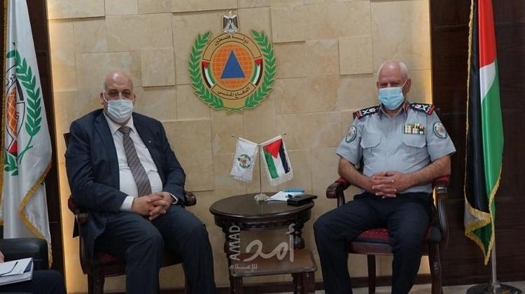 العمل والدفاع المدني يبحثان توطيد العمل المشترك لتوفير اشتراطات الوقاية والسلامة