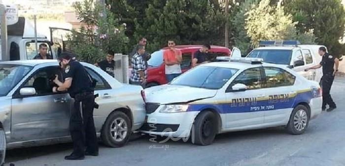 الشرطة الإسرائيلية تهاجم عمال فلسطينيين وتعتقل اثنين منهم في "باقة الغربية"