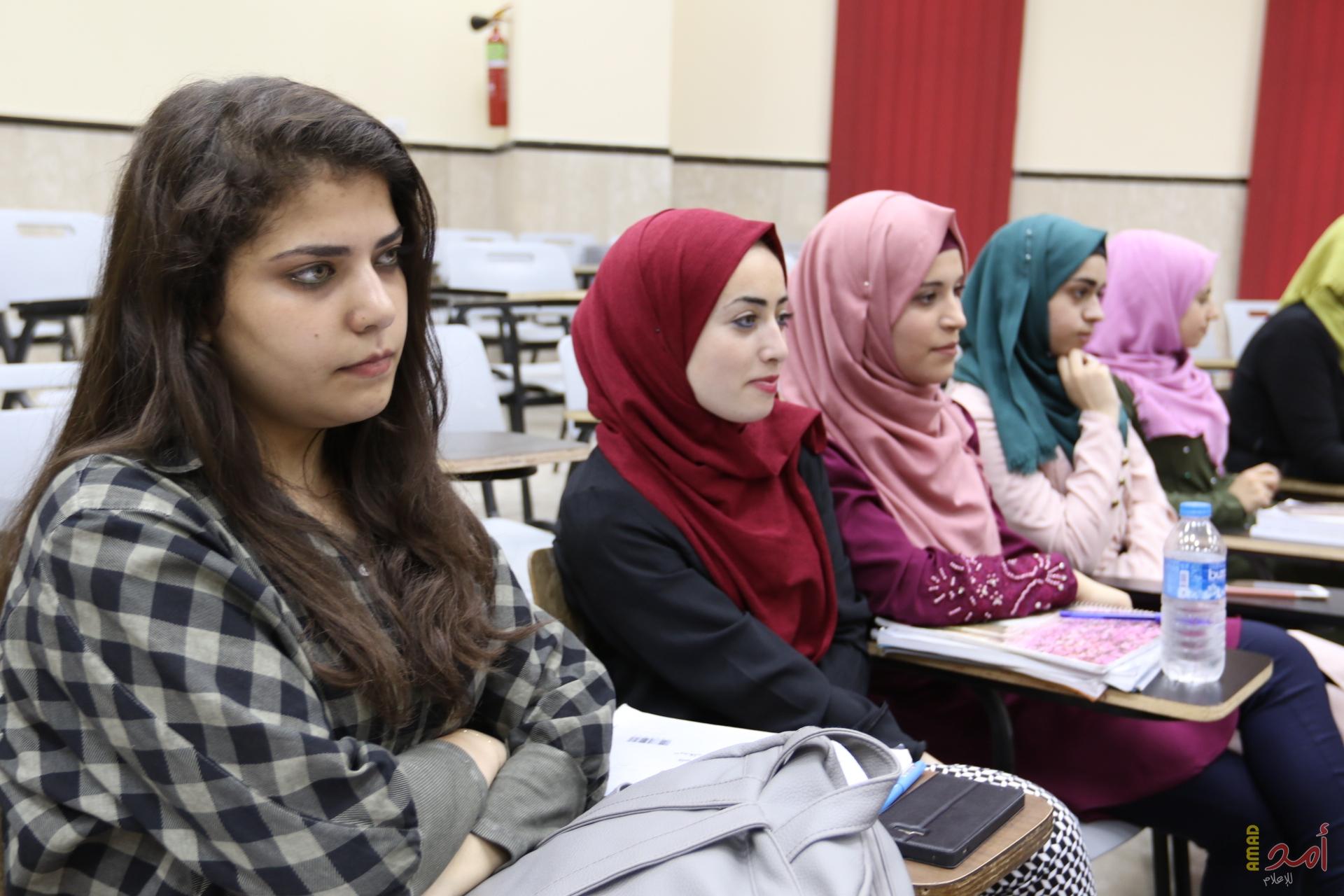 بالصور..خضوري ينظم ندوة إعلامية حول وسائل الإعلام الفلسطينية والتطلعات المستقبلية