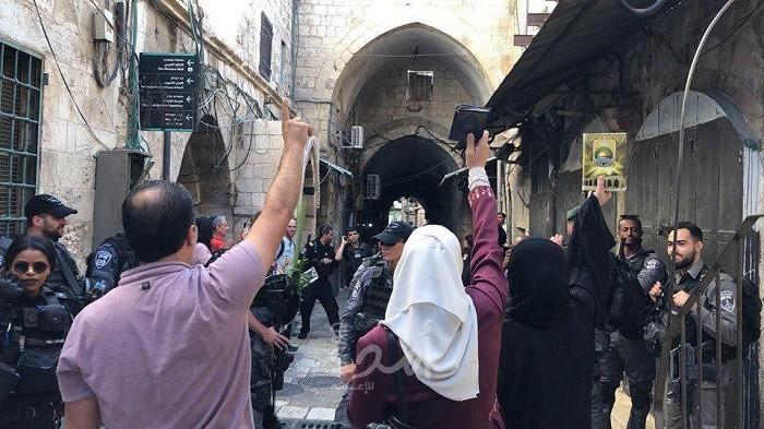 القدس: قوات الاحتلال تعتدي على ثلاثة شبان وتعتقلهم