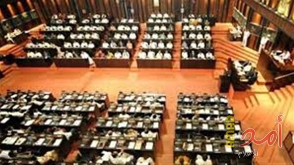 برلمان سيرلانكا يقرر منع رئيس الوزراء من استخدام أموال الدولة
