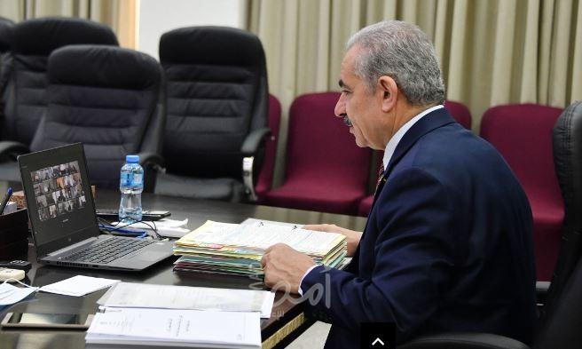 اشتية: نطالب العالم بمقاطعة المستوطنين وجاهزون لأي إجراء لحماية المواطنين من تسارع وتيرة الإصابات بفيروس "كورونا"