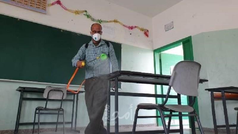 غزة: وزارة التعليم تنفذ إجراءات تطهير وتعقيم المدارس قبيل امتحانات الثانوية العامة