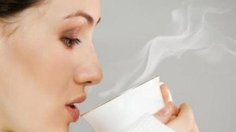 فوائد شرب الماء الساخن