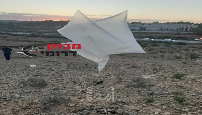 محدث - إعلام عبري: العثور على بالونات مفخخة في ديمونا وبئر السبع - صور