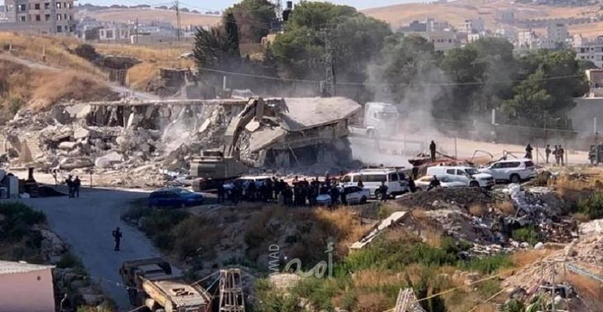 المئات يؤدون صلاة الجمعة بحي واد الحمص شرق القدس
