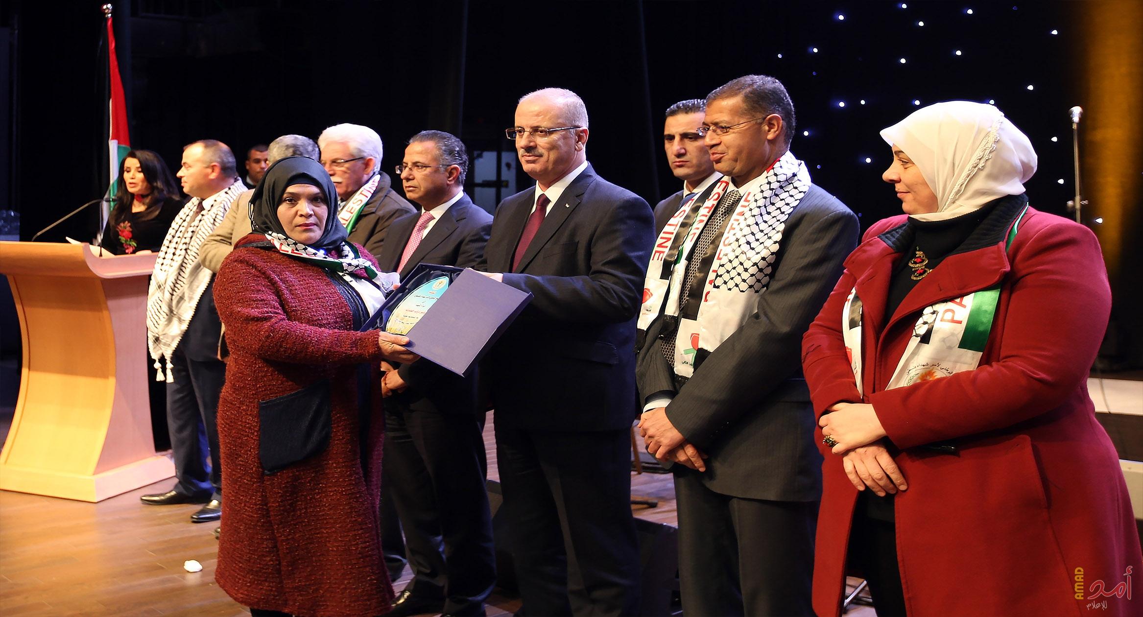 بالصور .. الحمد الله: الشهيد الفلسطيني تحول إلى رمز عالمي للانعتاق والحرية