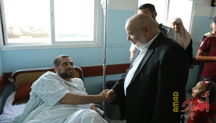 بحر  يتفقد جرحى " العودة" و يدعو  "الصحة برام الله" لإمداد مستشفيات القطاع بالمستلزمات الطبية اللازمة
