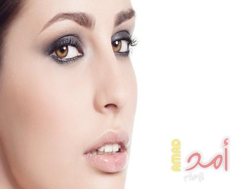 هكذا تحافظين على ثبات ماكياجك في موسم الحر
