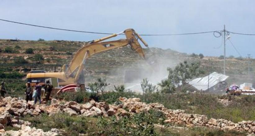 هدم منشآت تجارية وزراعية في مدينة القدس