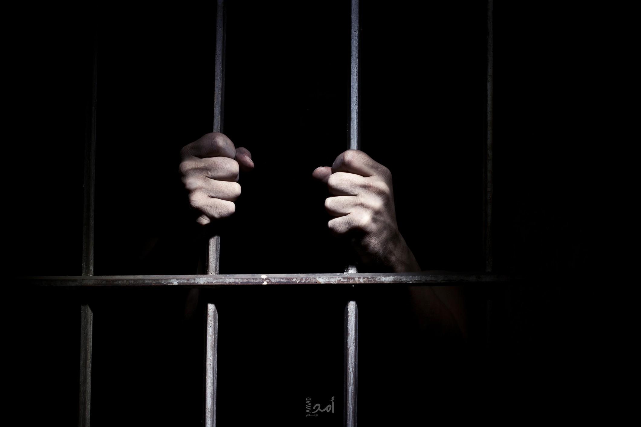 انتحار أحد موقوفي حماس يفتح باب لتساؤلات.. فهل من مجيب ؟!