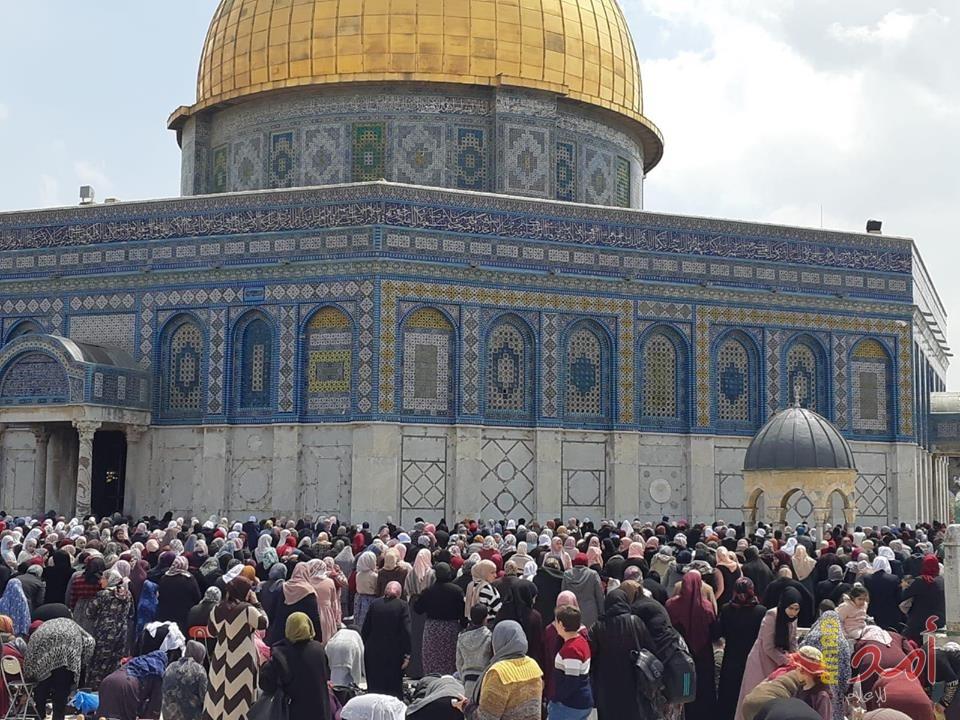 سلطات الاحتلال تسمح بمغادرة 27 مواطناً من مرضى السرطان للصلاة في الأقصى