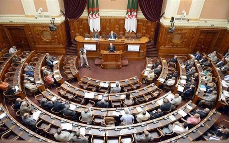 حزب "جبهة التحرير" يفوز بانتخابات التجديد النصفي لمجلس الأمة الجزائري