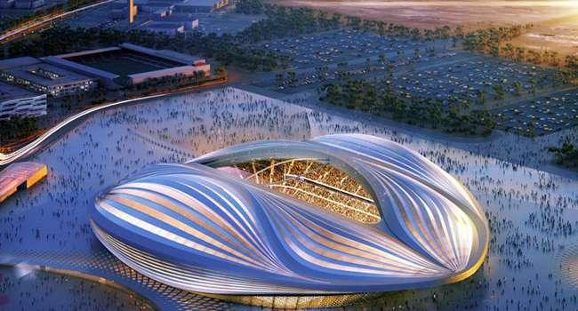 حريق داخل مجمع تجاري قيد الانشاء في قطر