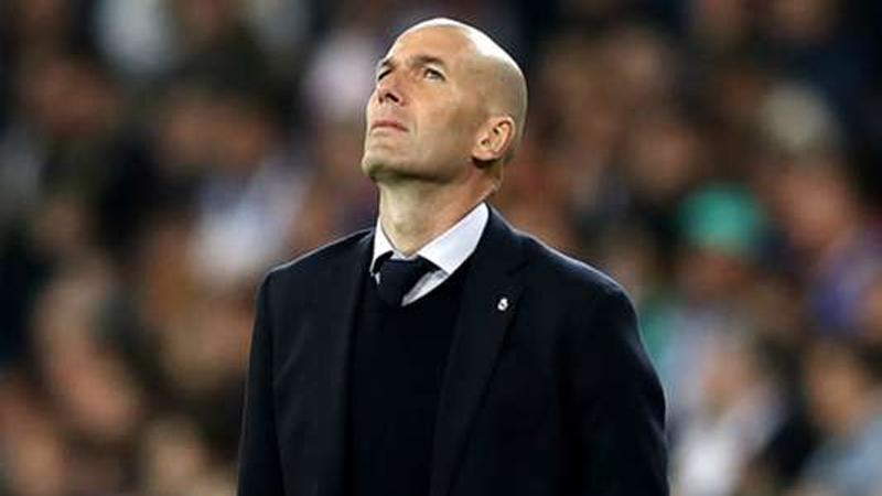 ريال مدريد يعلن اصابة المدير الفني للفريق "زيدان"