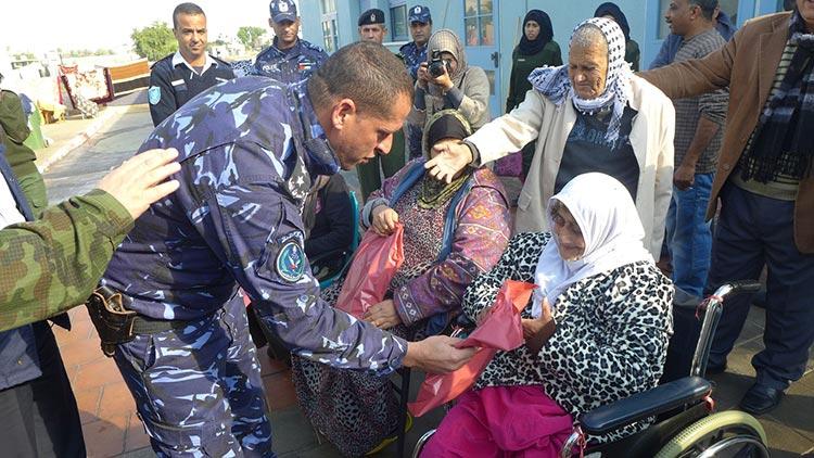 الشرطة والامن الوطني ينظمان يوما ترفيهيا في بيت الأجداد بأريحا