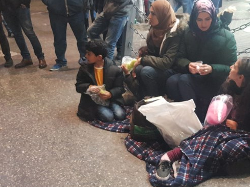 لليوم الثاني على التوالي.. المواطنون يواصلون الاعتصام برام الله رفضا لقانون الضمان