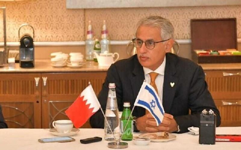 الوزير البحريني الزياني يتجول في القدس "العتيقة" "ليلا" ويقول: شعرت بـ "روحها المقدسة"!