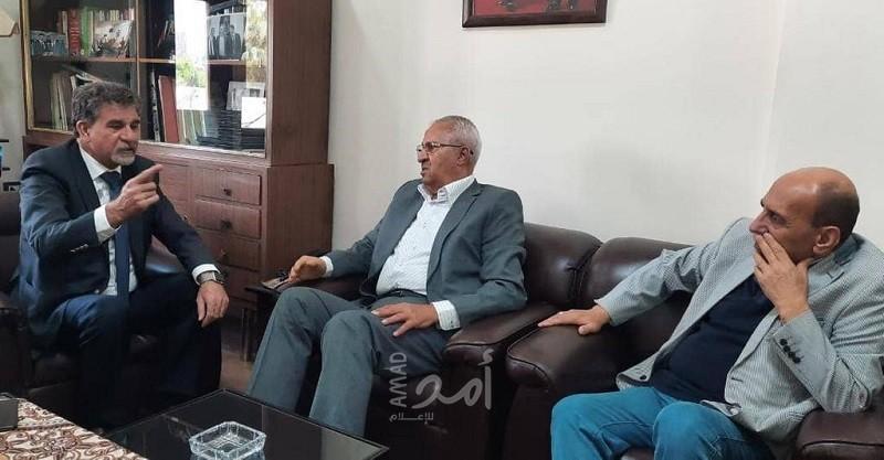 السفير عبد الهادي يستقبل الأمين العام لـ"الجبهة الشعبية - القيادة العامة"