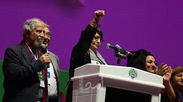 ليلى خالد تمثل "الشعبية" في المؤتمر الرابع لحزب الشعوب الديمقراطي التركي
