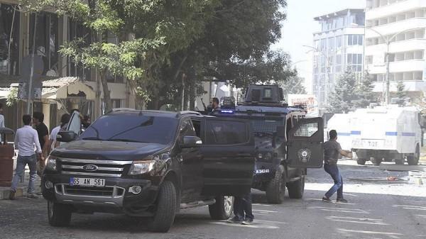 محدث - مقتل 13 جندي واصابة 48 في انفجار استهدف ناقلة جنود بمدينة قيصيرية التركية