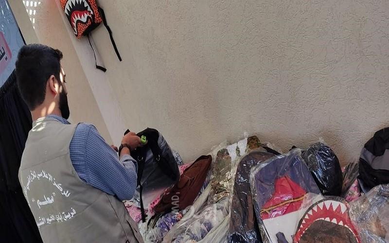 "أيادي الخير" تفتتح مشروع الكسوة المدرسية شرق محافظة خان يونس