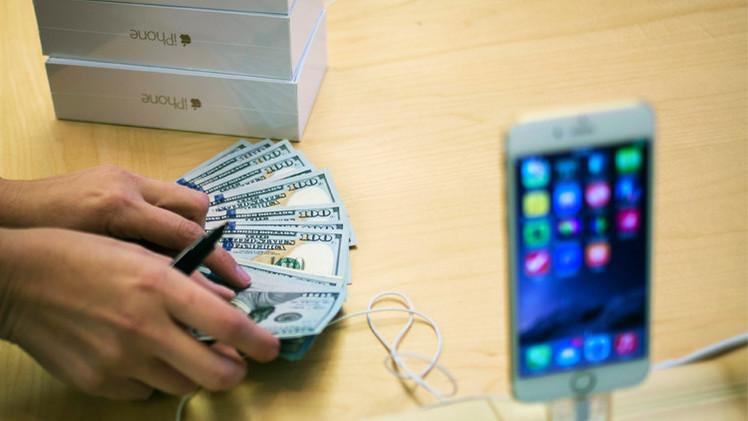 "آبل" تعلن عن بيع 10 ملايين نسخة من آيفون 6