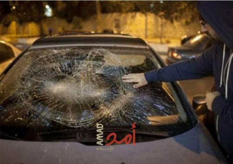 مستوطنون يهاجمون مركبات المواطنين عند مدخل البيرة الشمالي
