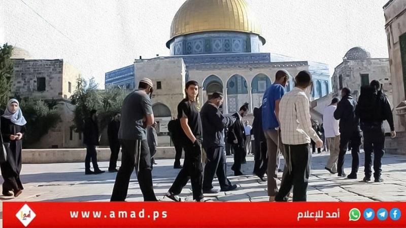 مستوطنون إرهابيون يقتحمون "الأقصى" بحراسةٍ مشددة