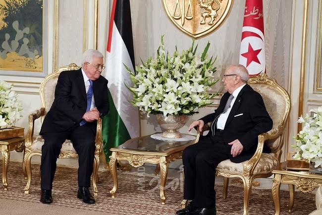 السبسي يفتخر بالشعب الفلسطيني وعباس يؤكد على "الصفقة التاريخية" بالشراكة الأمريكية