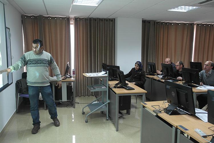 "الاتصالات" تختتم دورة تدريبية حول نظام المعلومات الجغرافي المتكامل