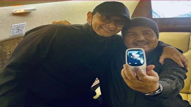 سر استخدام محمد عبده هاتفا موديل قديم