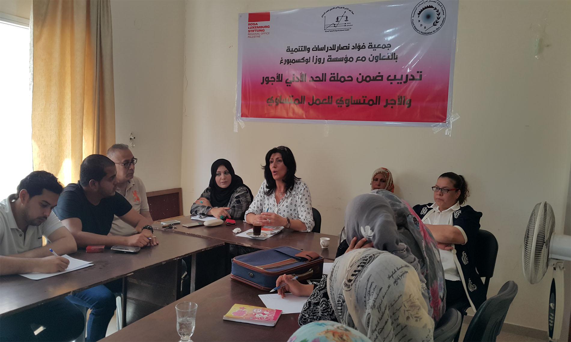 حزب الشعب يعقد ورشة عمل في غزة حول قانون الحد الادنى للأجور والضمان الاجتماعي