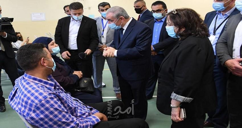 اشتية: طعومات "كورونا" متوفرة وندعو المواطنين لأخذها للخروج كلياً من مرحلة الوباء