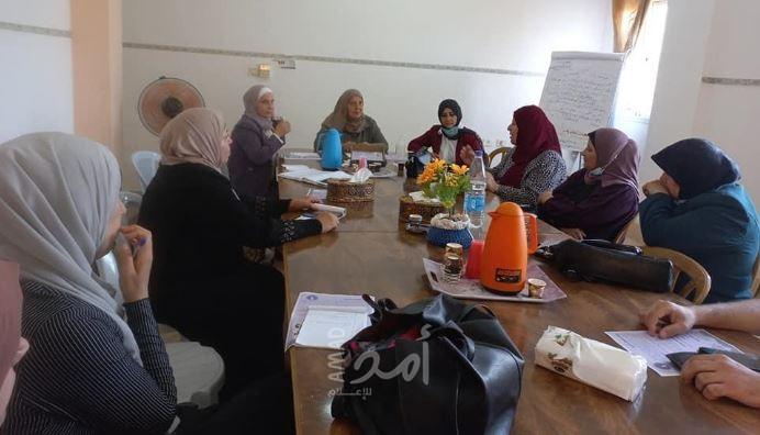 الحمله النسائيه لمقاطع البضائع الإسرائيلية تعقد إجتماعًا موسعًا في طولكرم - صور