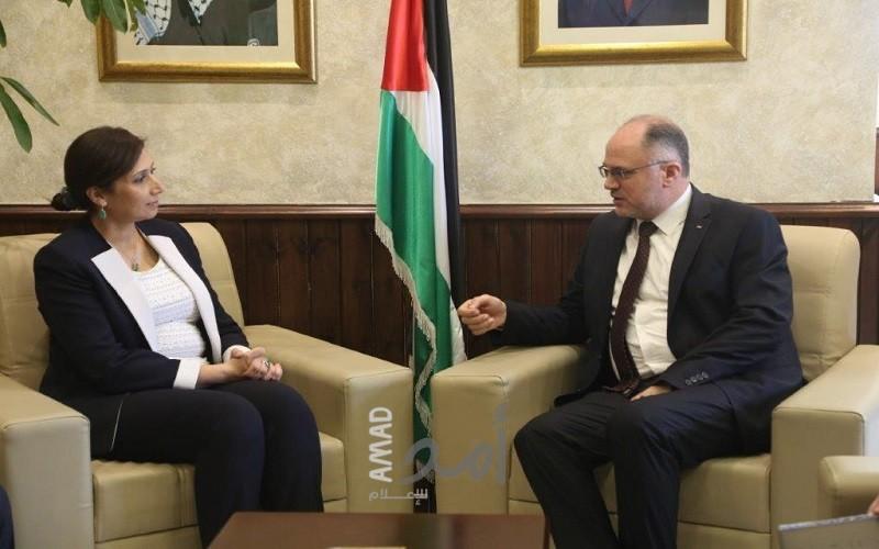 الإحصاء والمواصفات الفلسطينية  يوقعان اتفاقية تفاهم لتعزيز التعاون المشترك