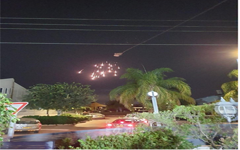 محدث- ناطق باسم جيش الاحتلال: إطلاق صواريخ نحو بلدات إسرائيلية سقطت داخل قطاع غزة - فيديو