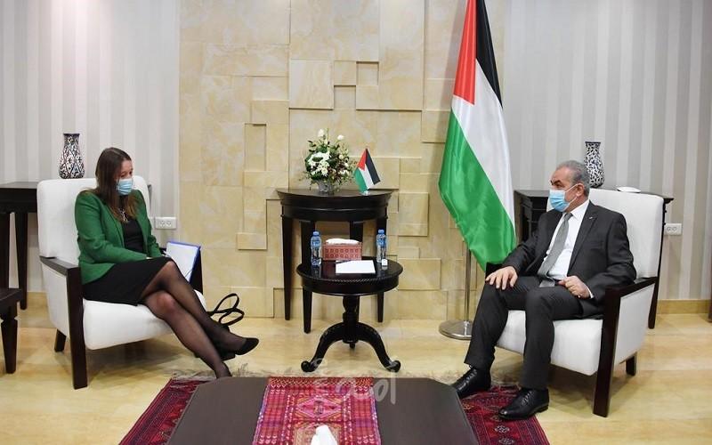 اشتية يشيد بالمساعدات السويدية لفلسطين ويؤكد أهمية الشراكة الحقيقية بين البلدين