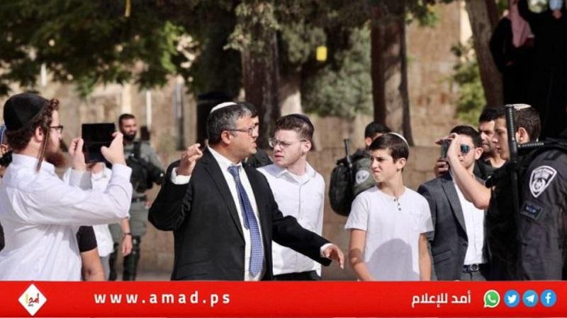 الإرهابي "بن غفير" يقتحم البلدة القديمة في القدس
