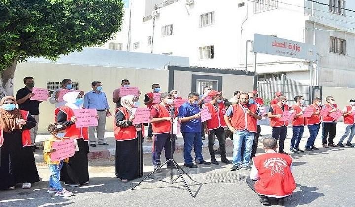 وقفات دعم وإسناد للعمال المتضررين من كورونا تعم كافة محافظات غزة رفضاً لسياسة التمييز في توزيع المساعدات