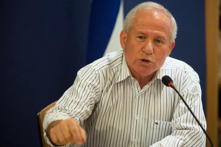 ديختر للقادة الفلسطينيين: "من يحاول تعديل وعد بلفور سيسقط على وجهه"
