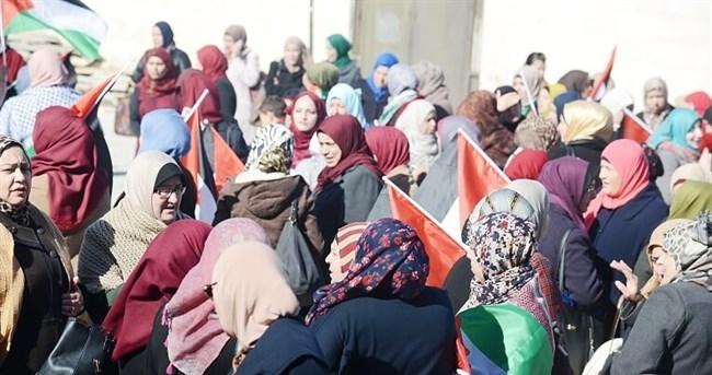 مسيرة نسائية في سلفيت تنديداً بإعلان ترامب القدس عاصمة لإسرائيل