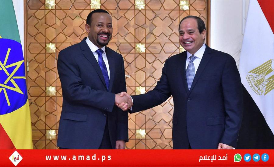 ابتسامة ومصافحة حارة بين الرئيس المصري ورئيس وزراء إثيوبيا في باريس... صور