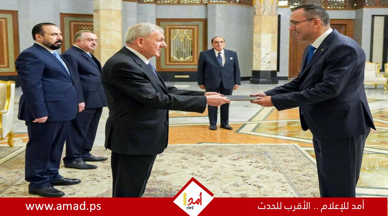 السفير الرويضي يقدم اوراق اعتماده للرئيس العراقي سفيراً مفوضاً فوق العادة لدولة فلسطين لدى العراق