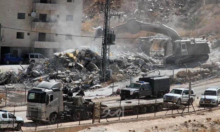 جرافات جيش الاحتلال تهدم منشآت في القدس الشرقية المحتلة
